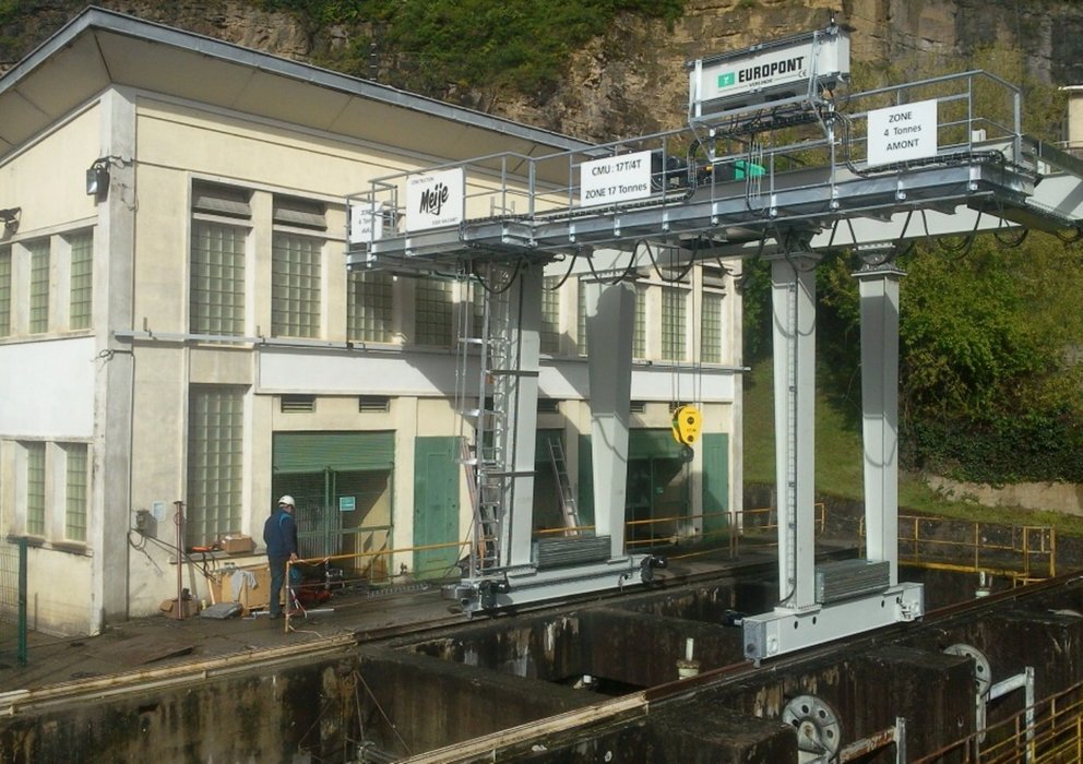 VERLINDE EUROBLOC VT4 hoist installed at a hydroelectric plant